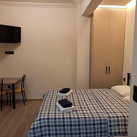 Apartment Dipla 3 Athens Exterior photo